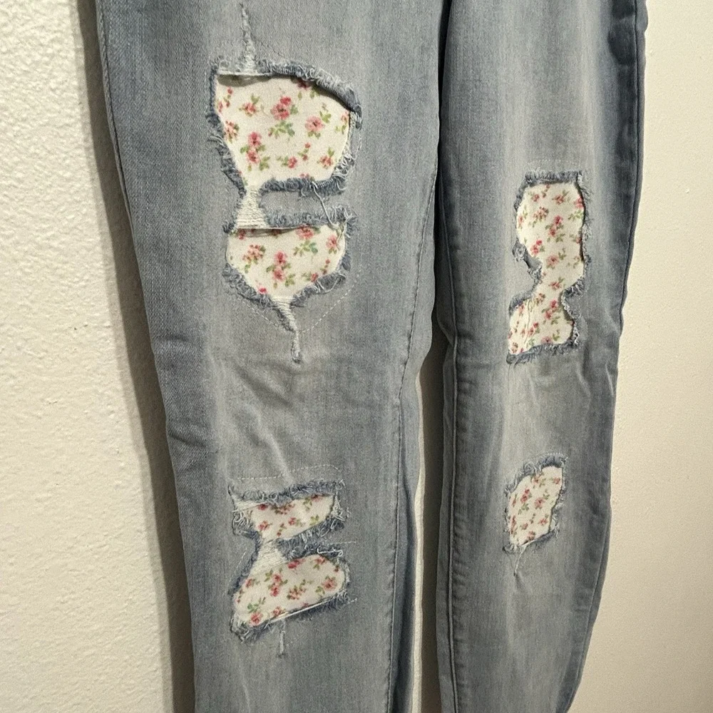 Judy Blue Skinny Fit Light Wash Denim Blue Jeans Womens Size 9/29 Floral Details